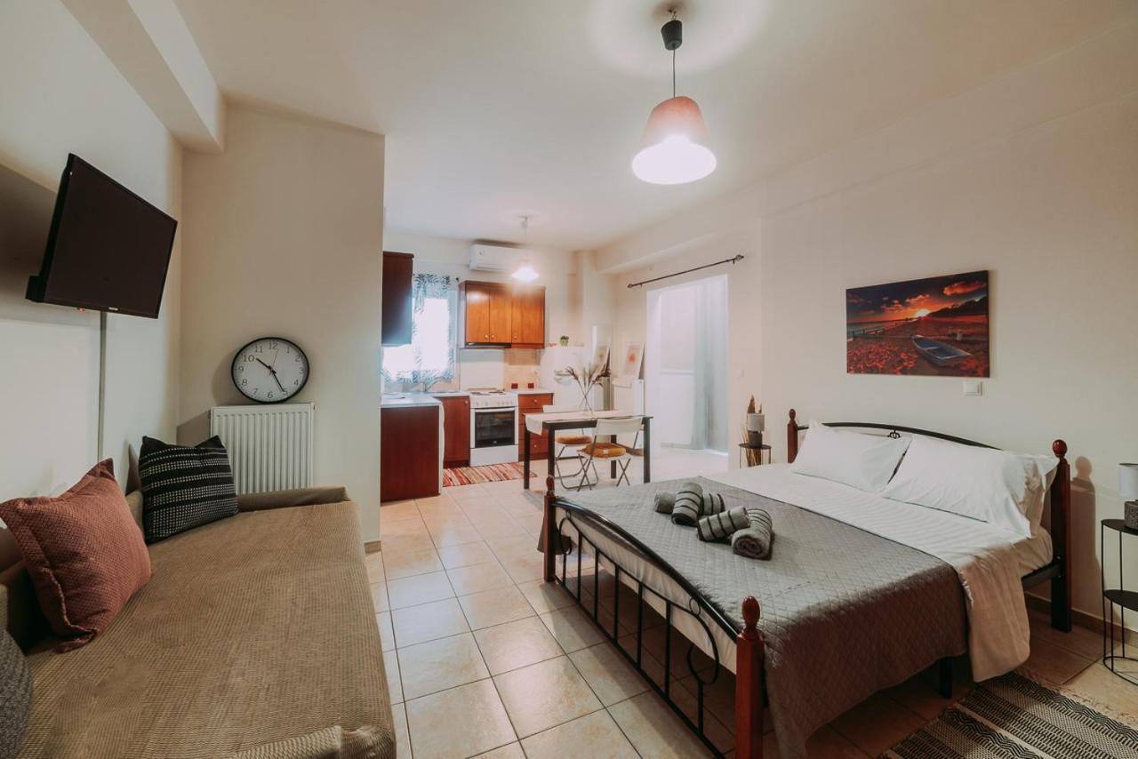 Appartamento House In The Center Kalamata Esterno foto