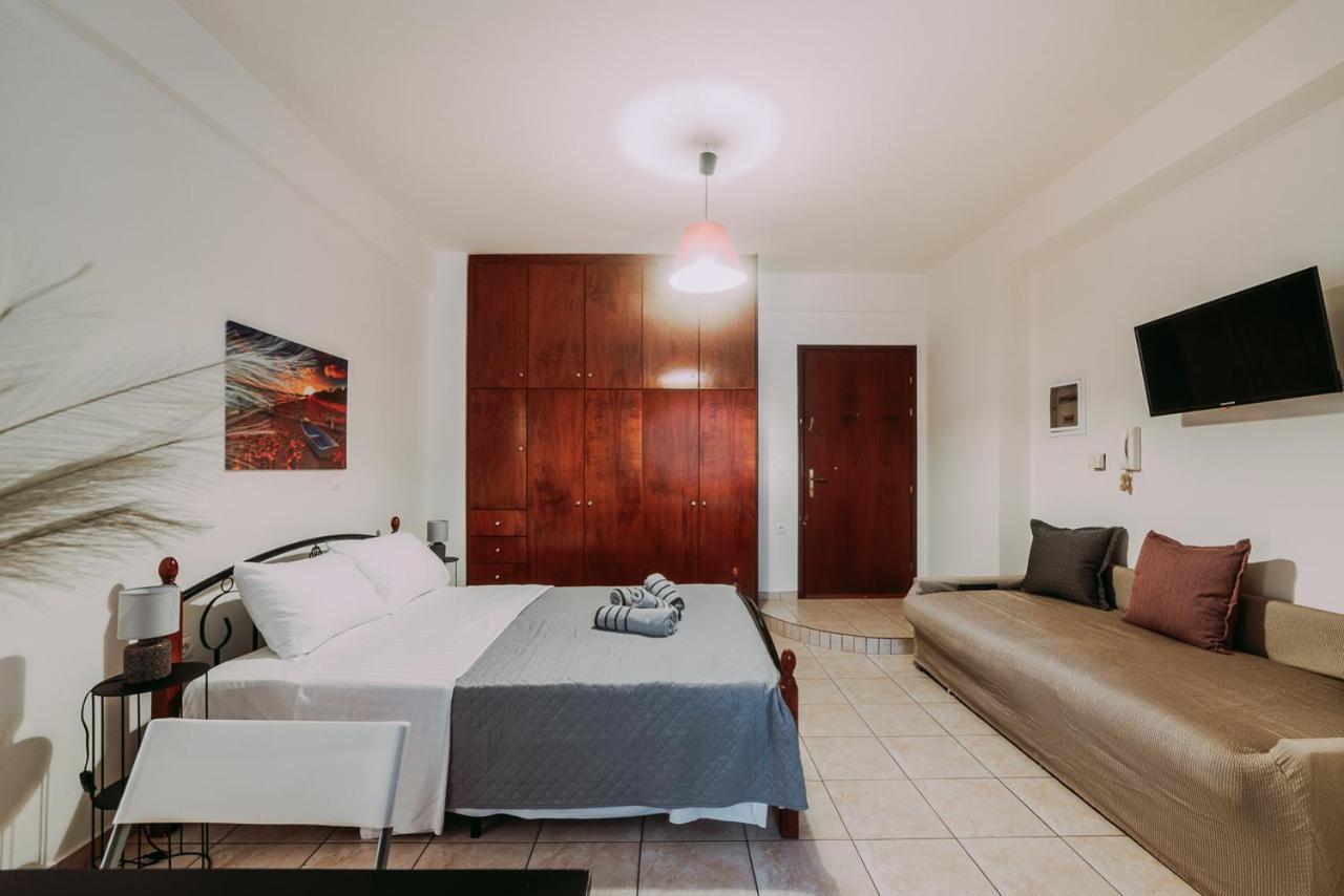 Appartamento House In The Center Kalamata Esterno foto
