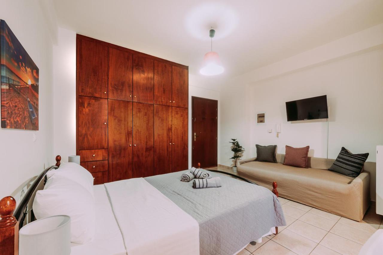 Appartamento House In The Center Kalamata Esterno foto